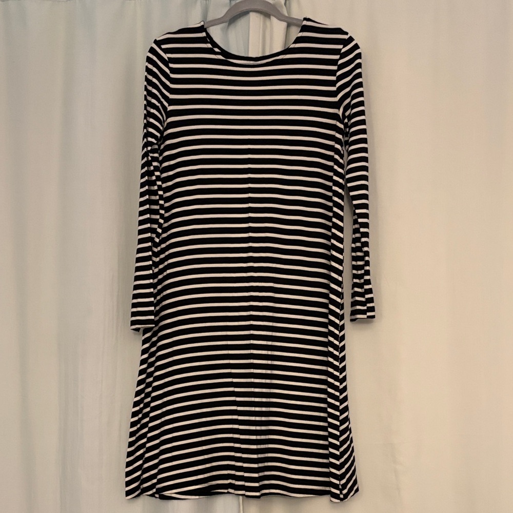 Old Navy‎ Women’s Black and White Stripe Long Sleeve Dress, size M